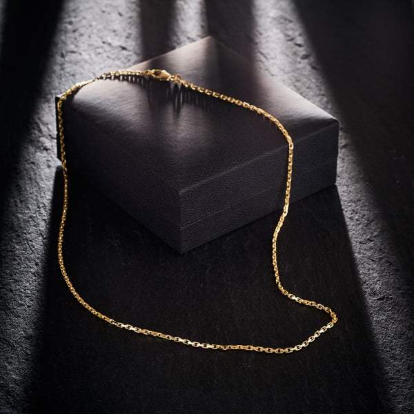 Goldkette als Ankerkette diamantiert in Gelbgold 333 / 8K, 55 cm lang, 1,8 mm breit, Gewicht ca. 7.3 g.