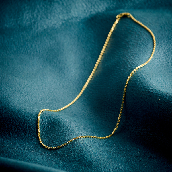 Goldkette als Ankerkette diamantiert in Gelbgold 750 / 18K, 50 cm lang, 1,7 mm breit, Gewicht ca. 5.8 g.