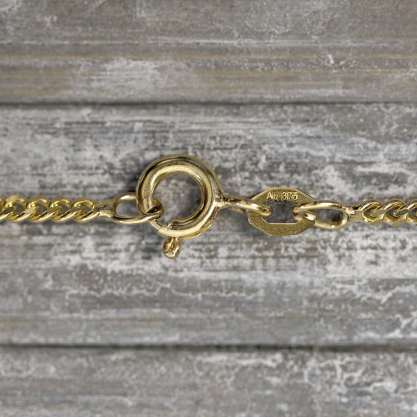 Goldkette als Panzerkette flach in Gelbgold 375 / 9K, 45 cm lang, 2,1 mm breit, Gewicht ca. 5.4 g.