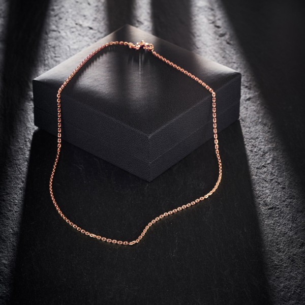 Goldkette als Ankerkette diamantiert in Rotgold 585 / 14K, 55 cm lang, 1,9 mm breit, Gewicht ca. 7.5 g.