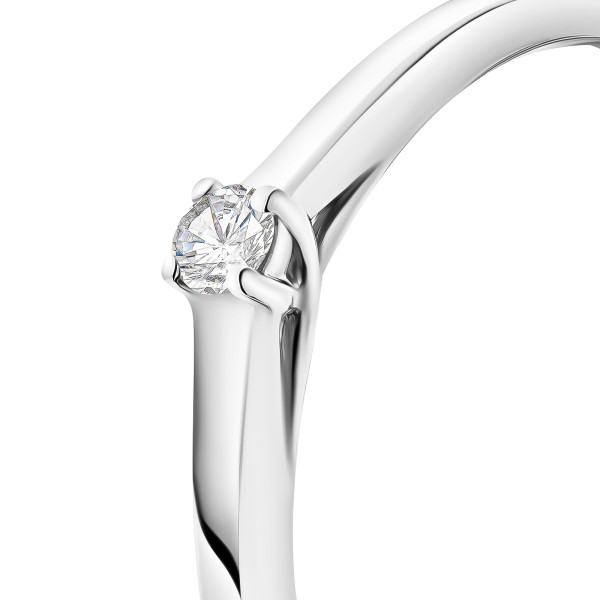 0,05 Karat Diamant Verlobungsring, Weißgold 750 / 18K, Weite 56 mm, Gewicht ca. 1.48 g.