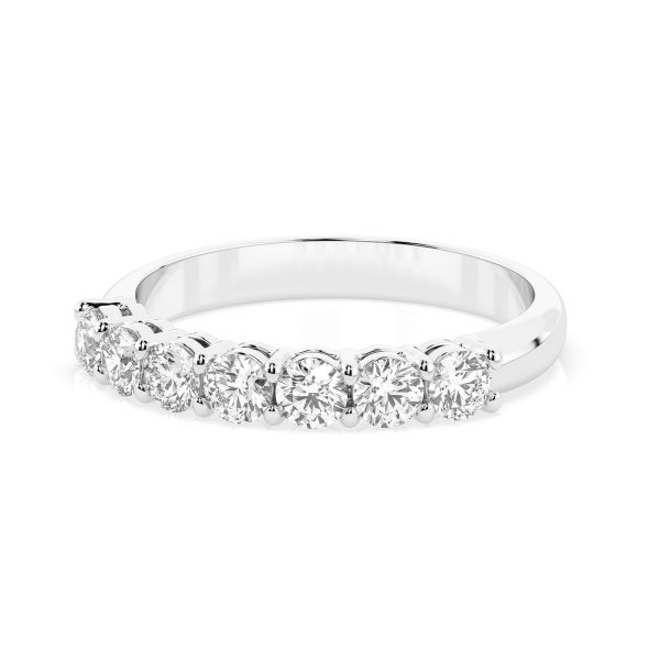 0,7 Karat Diamant Verlobungsring mit 7 Diamanten, Weißgold 585 / 14K, Weite 49 mm, Gewicht ca. 2.5 g.
