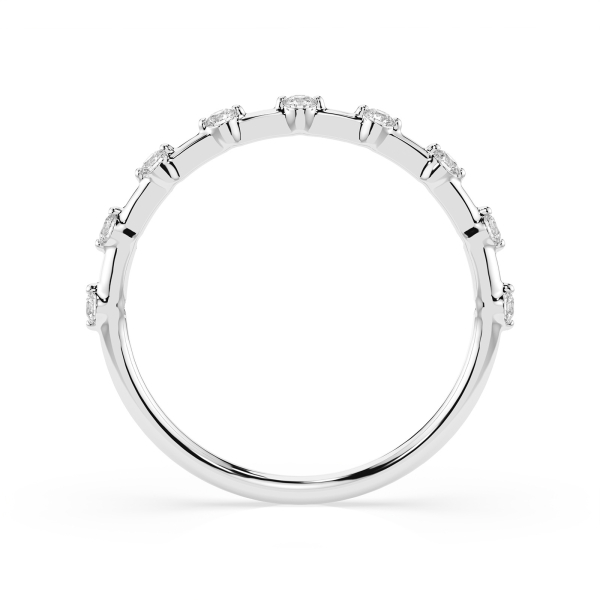 0,18 Karat Diamant Verlobungsring mit 9 Diamanten, Weißgold 585 / 14K, Weite 55 mm, Gewicht ca. 1.1 g.