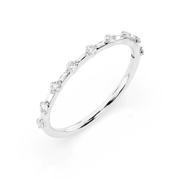 0,18 Karat Diamant Verlobungsring mit 9 Diamanten, Weißgold 585 / 14K, Weite 52 mm, Gewicht ca. 1.1 g.
