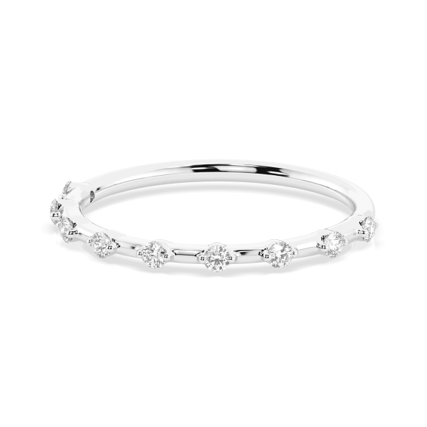 0,18 Karat Diamant Verlobungsring mit 9 Diamanten, Weißgold 585 / 14K, Weite 55 mm, Gewicht ca. 1.1 g.