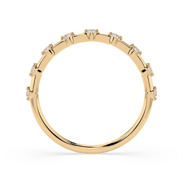 0,18 Karat Diamant Verlobungsring mit 9 Diamanten, Gelbgold 585 / 14K, Weite 63 mm, Gewicht ca. 1.1 g.