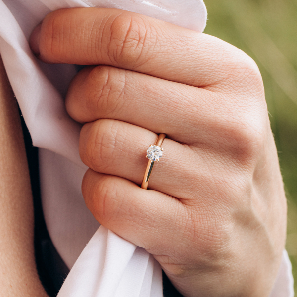 Verlobungsring in 750ger Gelbgold mit Diamant 0,05K bis 1 Karat