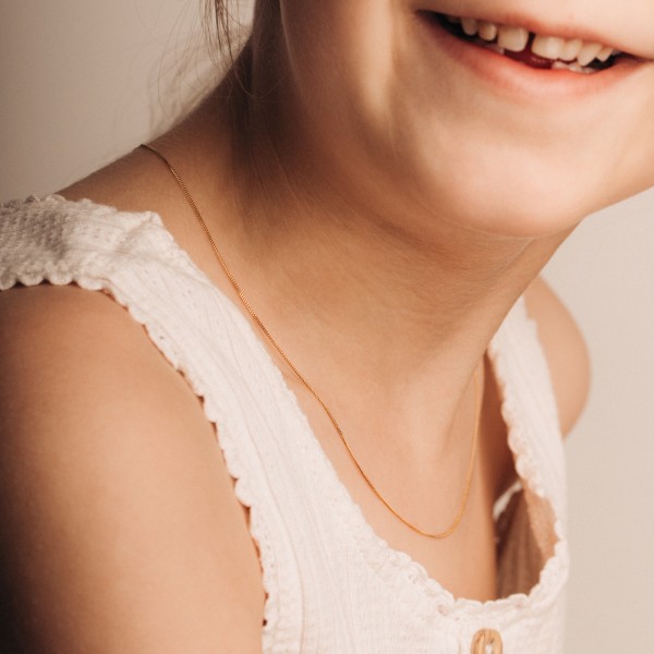 Goldkette als Panzerkette flach in Gelbgold 333 / 8K, 50 cm lang, 0,8 mm Breit, Gewicht ca. 1.0 g.