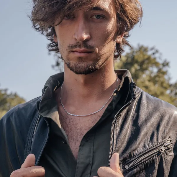 Goldkette als Panzerkette flach in Weißgold 333 / 8K, 45 cm lang, 2,1 mm breit, Gewicht ca. 5.8 g.