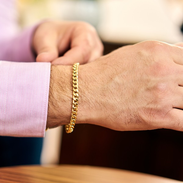 Armband als Panzerkette hohl in Gelbgold 585 / 14K, 21 cm lang, 5,4 mm breit, Gewicht ca. 8.2 g.