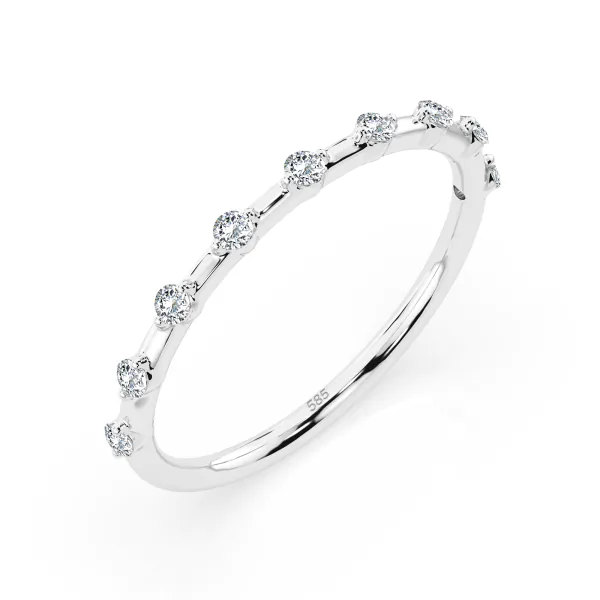 0,18 Karat Diamant Verlobungsring mit 9 Diamanten, Weißgold 585 / 14K, Weite 70 mm, Gewicht ca. 1.1 g.