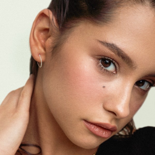 Ohrringe, Creolen, Weißgold 375 / 9K, Außendurchmesser 20 mm, Breite 2 mm, Gewicht ca. 0.6 g