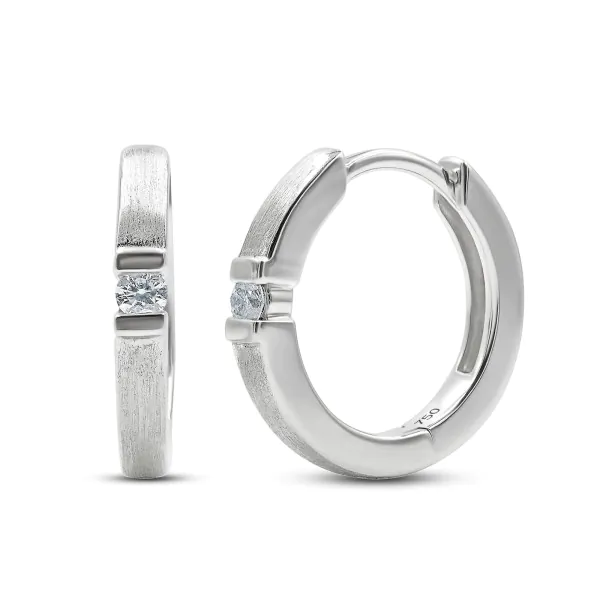 0,06 Karat Diamant Creolen, Weißgold 750 / 18 Karat, Außendurchmesser 13 mm, Breite 2.3 mm, Gewicht ca. 2.9 g.