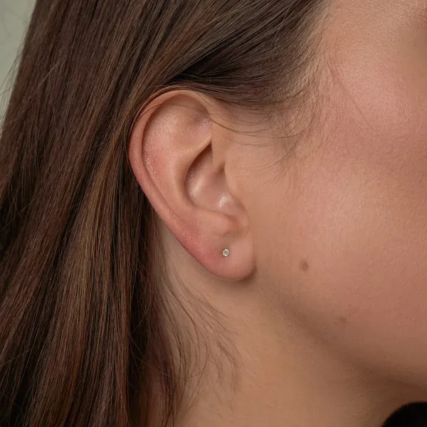 0,10 Karat Diamant Ohrstecker Gelbgold in 2.3 mm