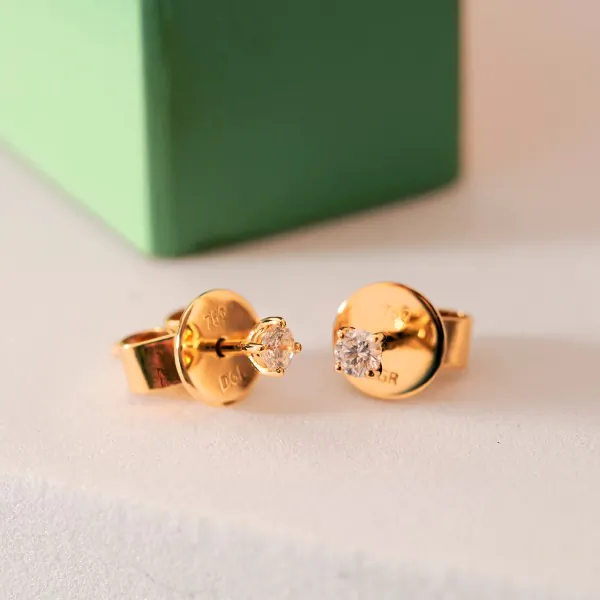 0,10 Karat Diamant Ohrstecker Gelbgold in 2.3 mm