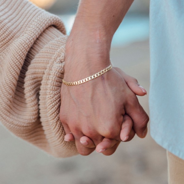 Armband als Panzerkette facettiert in Gelbgold 585 / 14 Karat, 18.7 cm lang, 5 mm breit, Gewicht ca. 5.8 g.