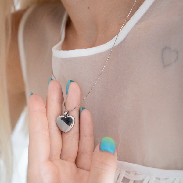 Anhänger Herz mattiert + poliert, Weißgold 585 / 14K, Höhe 16.5 mm, Breite 16.9 mm, Gewicht ca. 1.50 g