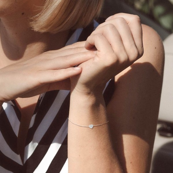 Goldarmband als Ankerkette mit 0,14 Karat Diamanten, Weißgold 585 / 14 Karat, 18 cm lang, Gewicht ca. 0,9 g.