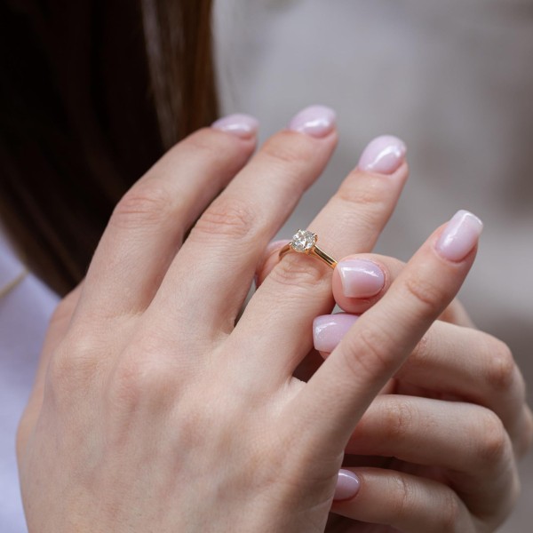 0,70 Karat Diamant Ring mit GIA Zertifikat, Gelbgold 585 / 14K, Breite 1,7 mm,Weite 55 mm, Gewicht ca. 2.9 g.