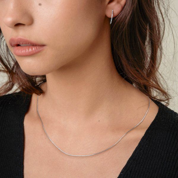 Goldkette als Venezianerkette in Weißgold 585 / 14K, 42 cm lang, 0,6 mm breit, Gewicht ca. 1.2 g.