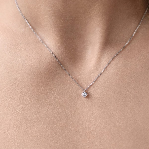 Diamantanhänger in 0,20 Karat, Weißgold 585 / 14 Karat, mit einer 585ger Goldkette in 42 cm lang, 0,8 mm breit, Gewicht ca. 1,99 g.