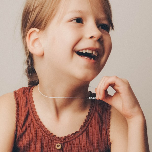 Goldkette als Ankerkette rund Weißgold 375 / 9K, 50 cm lang, 0,8 mm breit, Gewicht ca. 1 g.