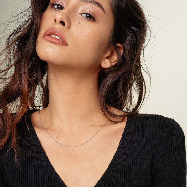 Goldkette als Ankerkette rund in Weißgold 750 / 18K, 38 cm lang, 1,1 mm breit, Gewicht ca. 2.2 g.