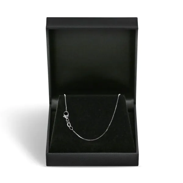 Goldkette als Venezianerkette in Weißgold 750 / 18K, 42 cm lang, 0,7 mm breit, Gewicht ca. 2.2 g.