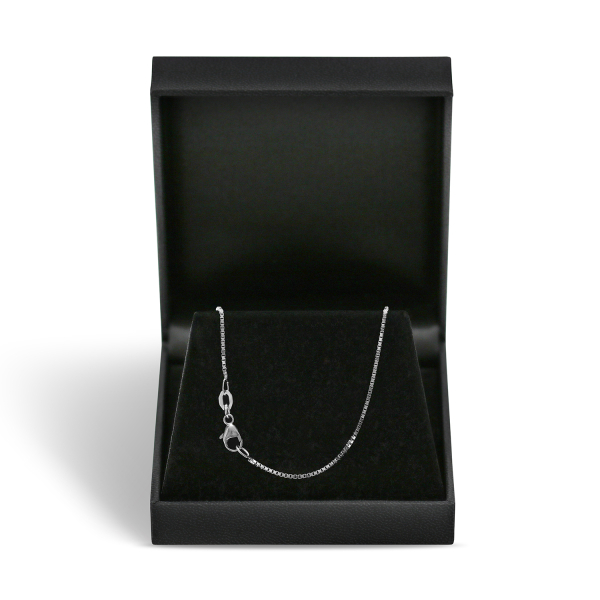 Goldkette als Venezianerkette in Weißgold 750 / 18K, 38 cm lang, 0,9 mm breit, Gewicht ca. 3.1 g.