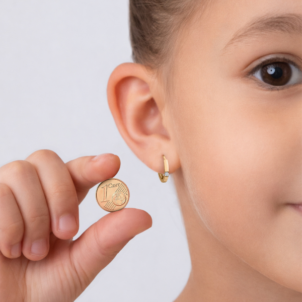 0.06 Karat Diamant Creolen, Gelbgold 750 / 18K, Außendurchmesser 13 mm, Breite 2.3 mm, Gewicht ca. 2.35 g