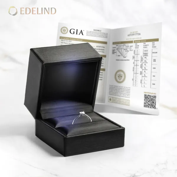 0,30 Karat Diamant Verlobungsring mit GIA Zertifikat, Weißgold 750 / 18K, Breite 1,7 mm,Weite 55 mm, Gewicht ca. 2.84 g.