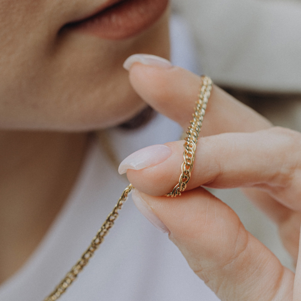 Goldkette als Zwillingspanzerkette in Gelbgold 585 / 14K, 45 cm lang, 3,9 mm Breit, Gewicht ca. 4.5 g.