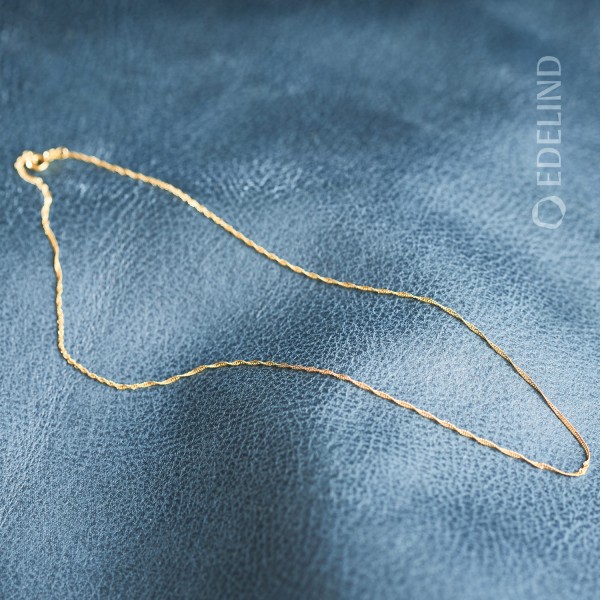 Goldkette als Singapurkette in Gelbgold 585 / 14K, 38 cm lang, 1,2 mm breit, Gewicht ca. 1.1 g.