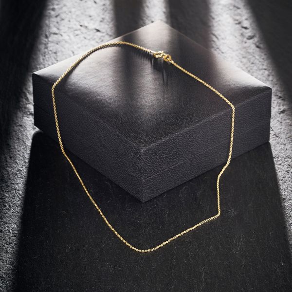 Goldkette als Ankerkette rund in Gelbgold 585 / 14K, 36 cm lang, 1,1 mm breit, Gewicht ca. 1.5 g.