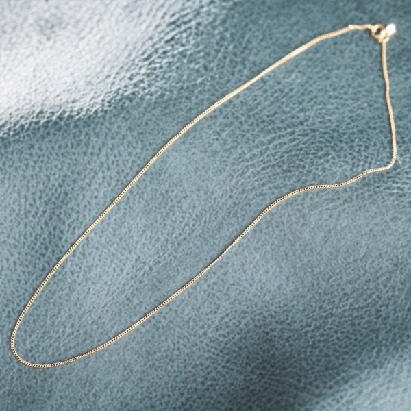 Goldkette als Panzerkette flach in Gelbgold 333 / 8K, 40 cm lang, 1,1 mm breit, Gewicht ca. 1.3 g.