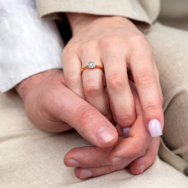 0,70 Karat Diamant Ring mit GIA Zertifikat, Gelbgold 750 / 18K, Breite 1,7 mm,Weite 50 mm, Gewicht ca. 3.41 g.