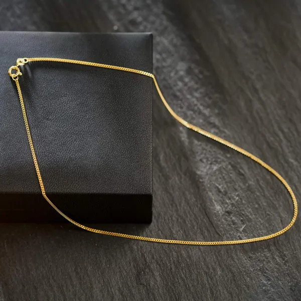 Goldkette als Venezianerkette in Gelbgold 333 / 8K, 36 cm lang, 1,2 mm breit, Gewicht ca. 3 g.