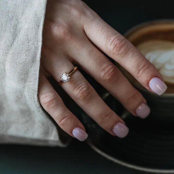 1 Karat Diamant Ring mit GIA Zertifikat, Gelbgold 585 / 14K, Breite 1,7 mm,Weite 50 mm, Gewicht ca. 3.5 g.