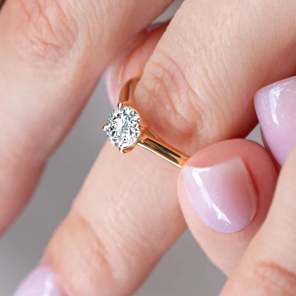 0,70 Karat Diamant Ring mit GIA Zertifikat, Gelbgold 750 / 18K, Breite 1,7 mm,Weite 50 mm, Gewicht ca. 3.41 g.