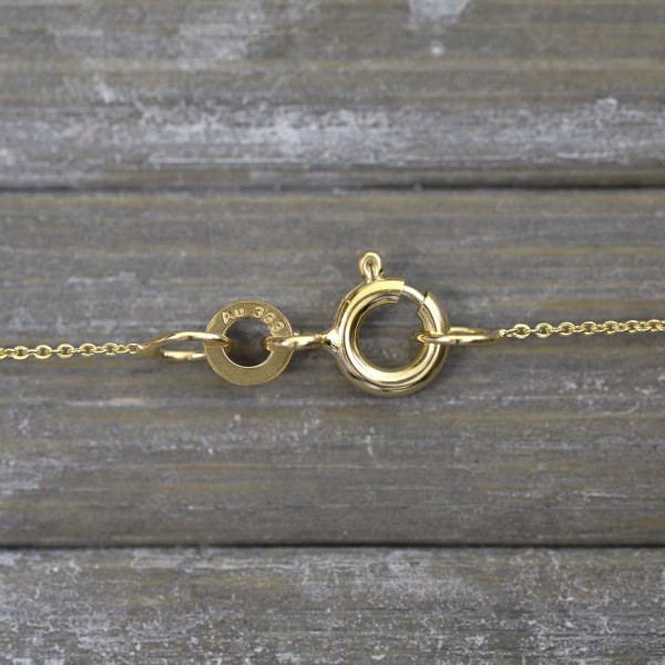 Goldkette als Ankerkette flach in Gelbgold 333 / 8K, 50 cm lang, 0,8 mm breit, Gewicht ca. 0.9 g.