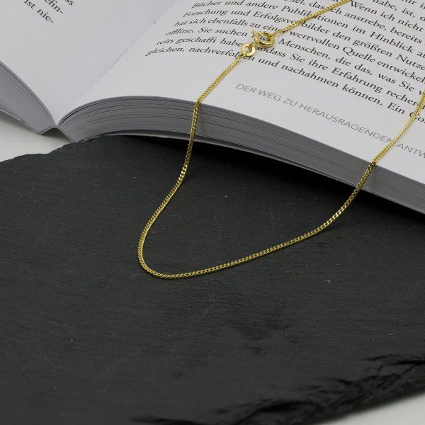 Goldkette als Panzerkette flach in Gelbgold 375 / 9K, 38 cm lang, 1,4 mm breit, Gewicht ca. 2.2 g.