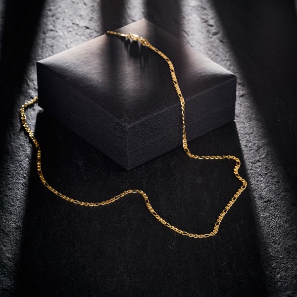 Goldkette als Panzerstegkette in Gelbgold 585 / 14 Karat, 36 cm lang, 2.5 mm breit, Gewicht ca. 3.7 g.