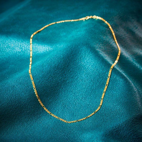 EDELIND Goldkette als Panzerstegkette in Gelbgold 333 / 8K, 42 cm lang, 2,5 mm breit, Gewicht ca. 4 g.