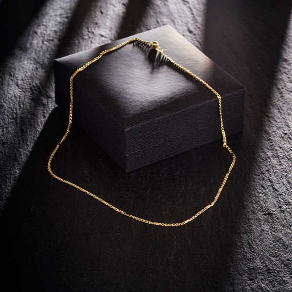 Goldkette als Panzerstegkette in Gelbgold 750 / 18K, 45 cm lang, 1,9 mm breit, Gewicht ca. 5.2 g.
