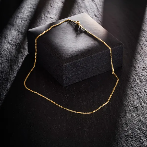 Goldkette als Panzerstegkette in Gelbgold 333 / 8K, 42 cm lang, 1,9 mm breit, Gewicht ca. 3 g.