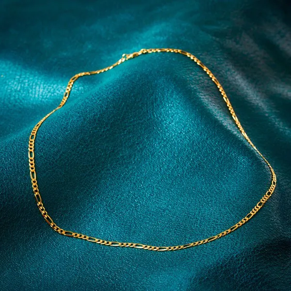 Goldkette als Figarokette in Gelbgold 333 / 8K, 42 cm lang, 3,1 mm breit, Gewicht ca. 4.8 g.