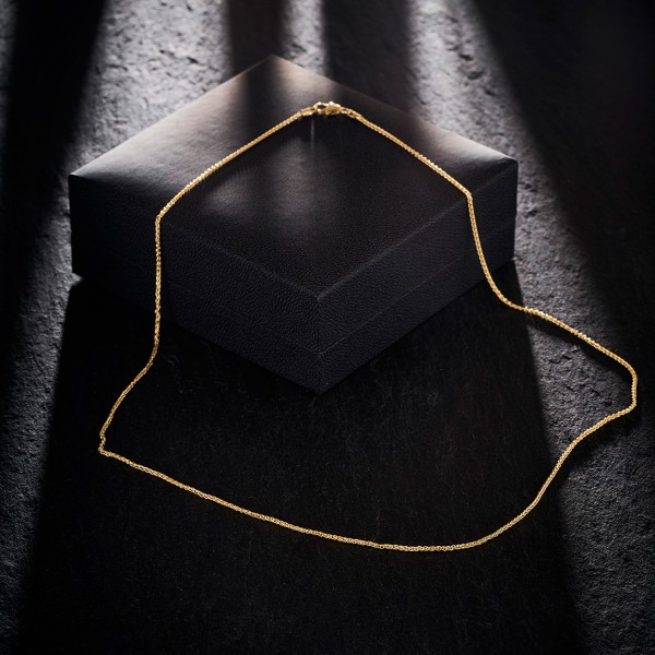 Goldkette als Zopfkette in Gelbgold 585 / 14K, 40 cm lang, 1,3 mm breit, Gewicht ca. 2.7 g.