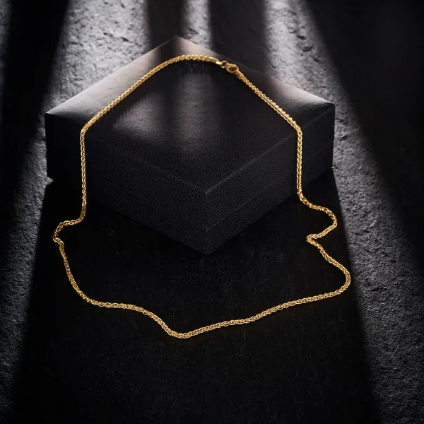 Goldkette als Zopfkette in Gelbgold 375 / 9K, 42 cm lang, 1,7 mm breit, Gewicht ca. 3.8 g.