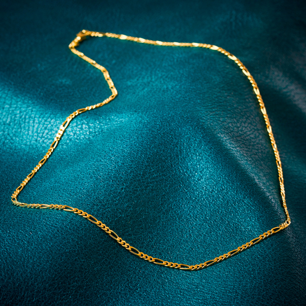 Goldkette als Figarokette diamantiert Gliederung 3+1 in Gelbgold 585 / 14K, 55 cm lang, 2,8 mm breit, Gewicht ca. 11 g.