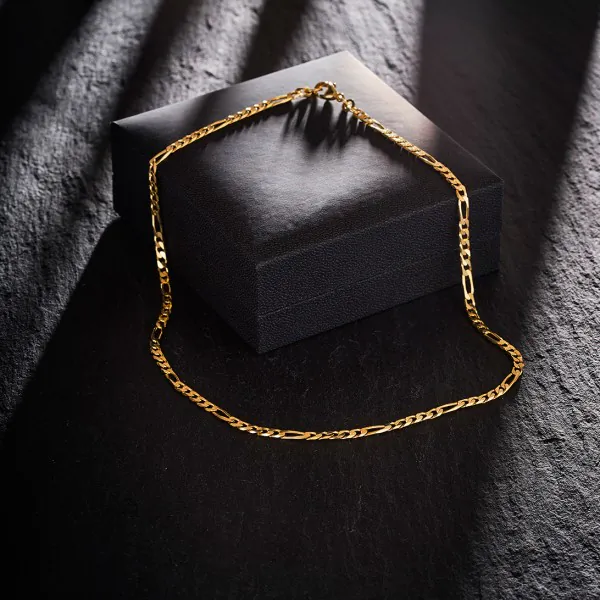 Goldkette als Figarokette diamantiert in Gelbgold 333 / 8K, 50 cm lang, 3,4 mm breit, Gewicht ca. 10.7 g.